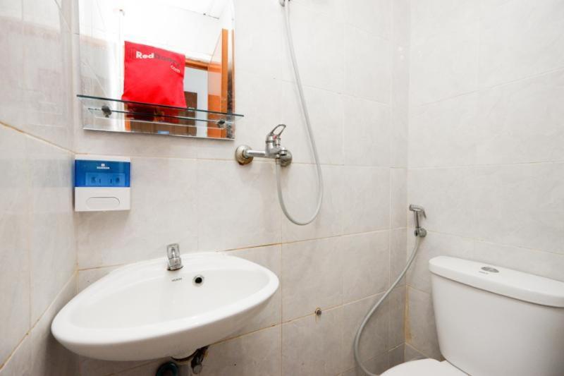 Hotel O Semarang Near Kota Lama Semarang Formerly Kamarkoe Residence Coo Property Phòng bức ảnh